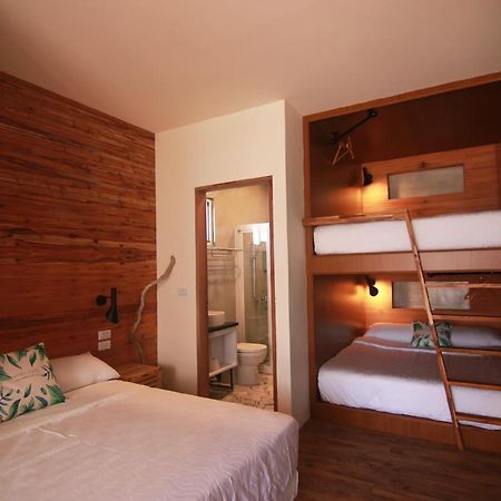 Slow Island Hostel Lyudao Bagian luar foto
